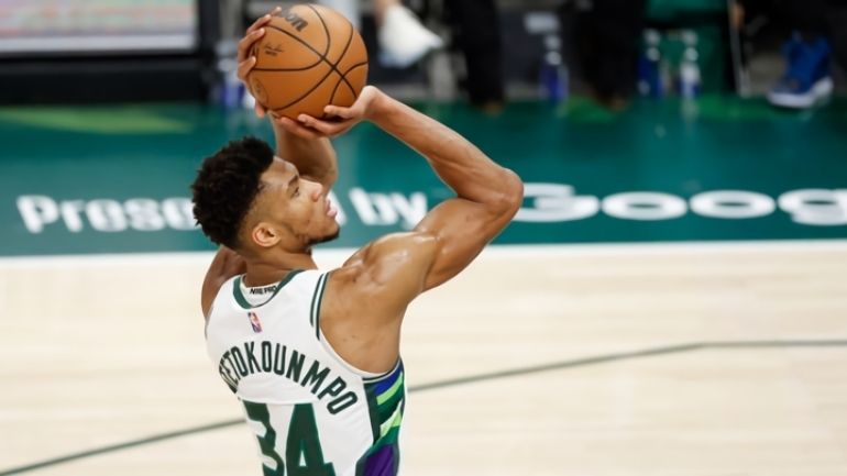 Γιάννης Αντετοκούνμπο: «Πρέπει να αποτύχεις για να διαπρέψεις»